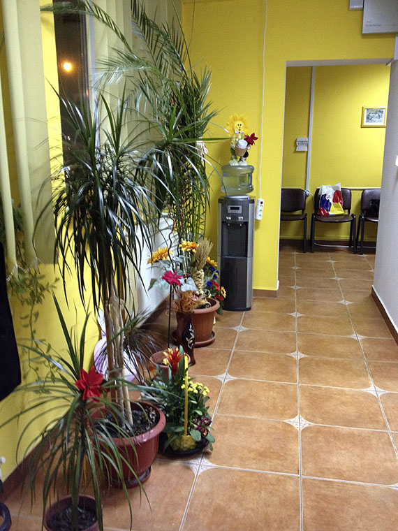 Hallway connecting the examination rooms of the Dr. Vaetisi Medical Center 